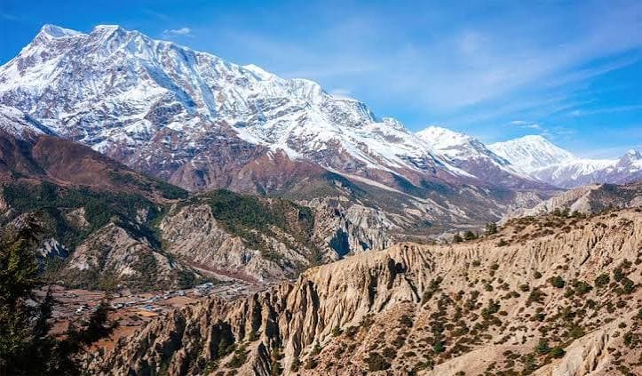 Manang valley beneath Annapurna